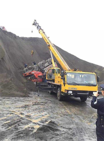 雨城区上犹道路救援